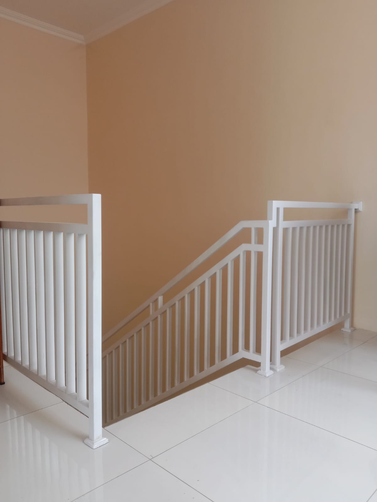 RELLING / BALKON MIMIMALIS BESI GALVANIS